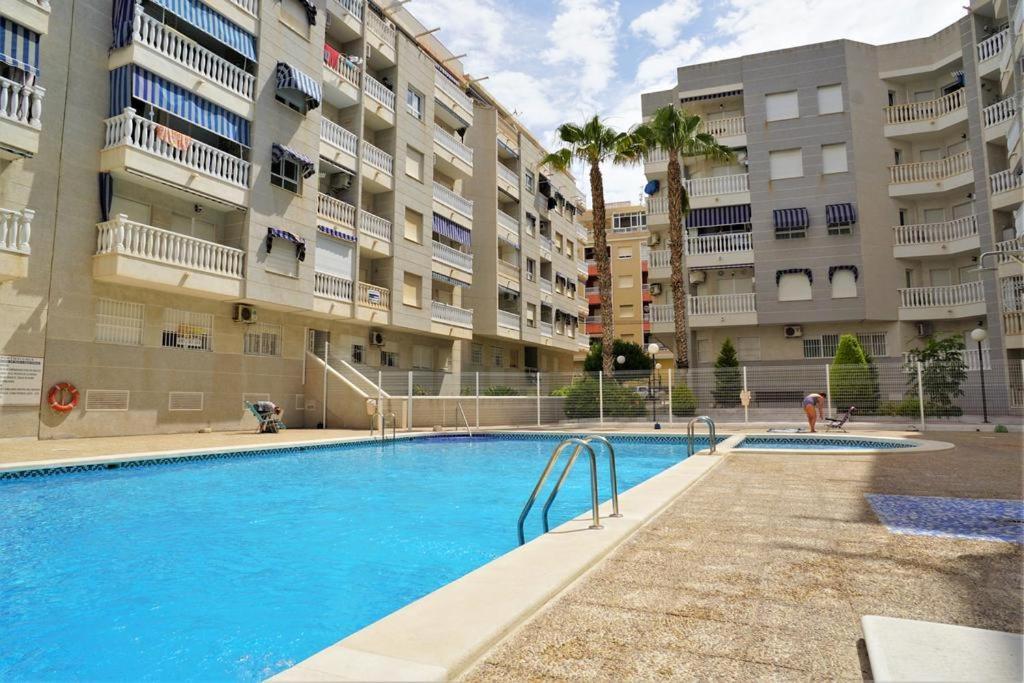 Mila Sloneczny Apartament W Torrevieja Centrum Luaran gambar